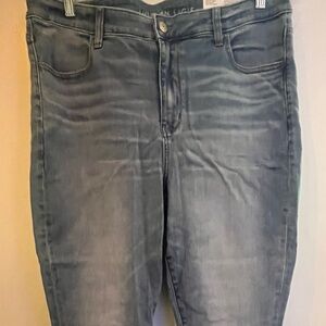 NWT American Eagle High Rise Jeans - Light Denim Next Level Stretch (Size 18)